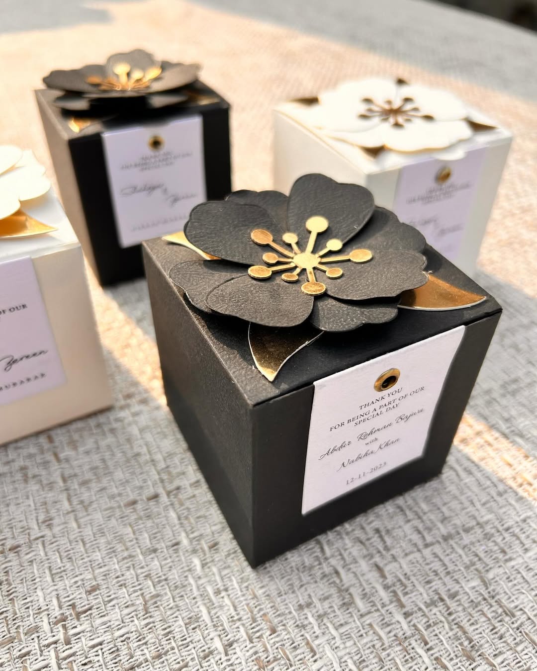 Luxz flower bid box