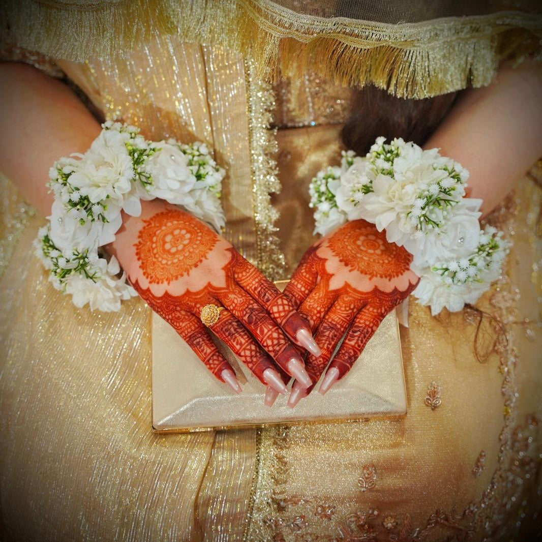 Close view of the Paradise gajra flower work