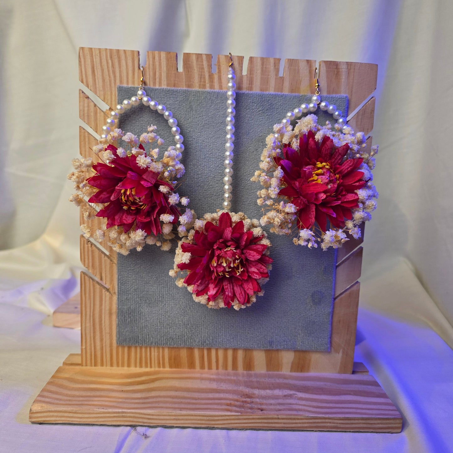 Elegant Dark Shine floral jewelry components perfectly designed for a modern Pakistani Walima or engagement bridal look.