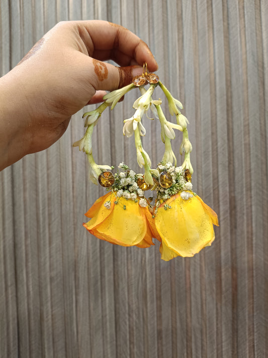 Floral Glamour for Mehndi bride's