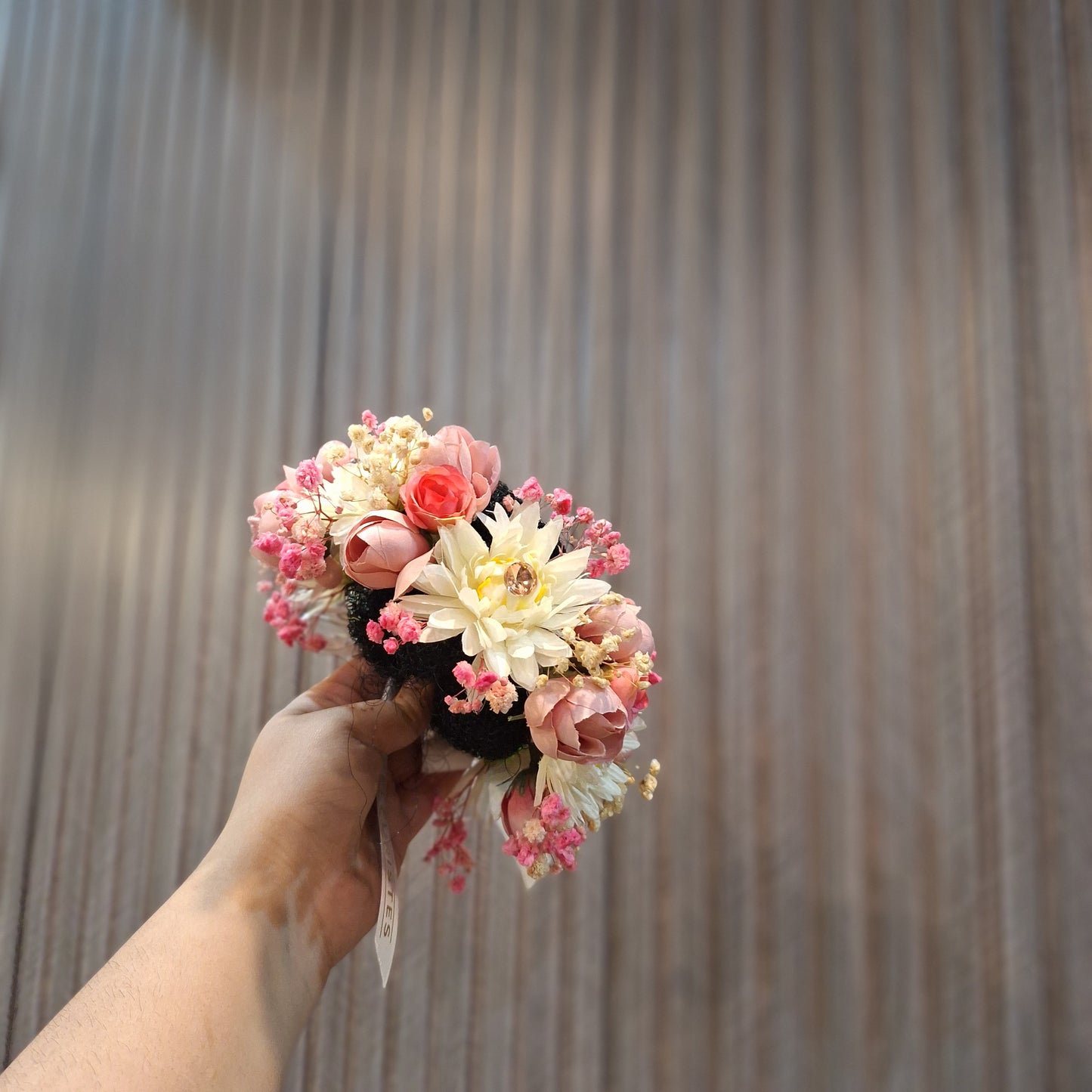 Daisy hair bun