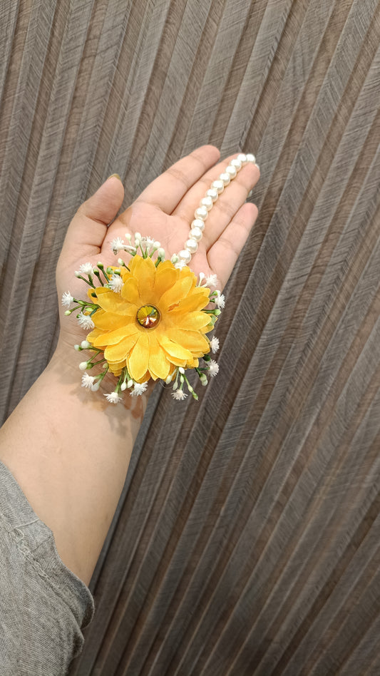 Sunshine Earrings Bindi