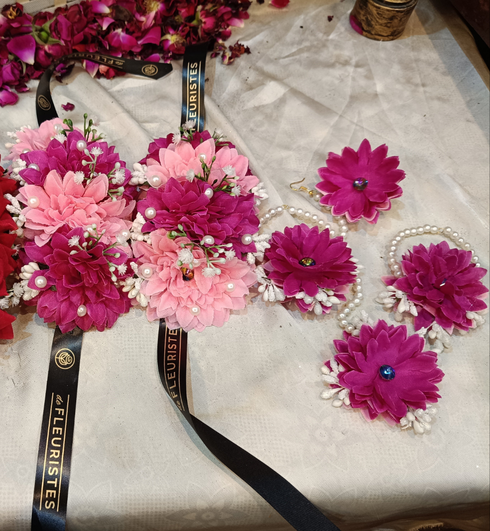 Artificial floral jewelry for bridals