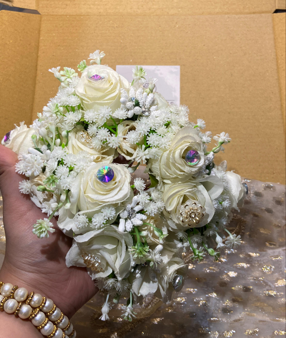 Creamy Nikkah Gajra