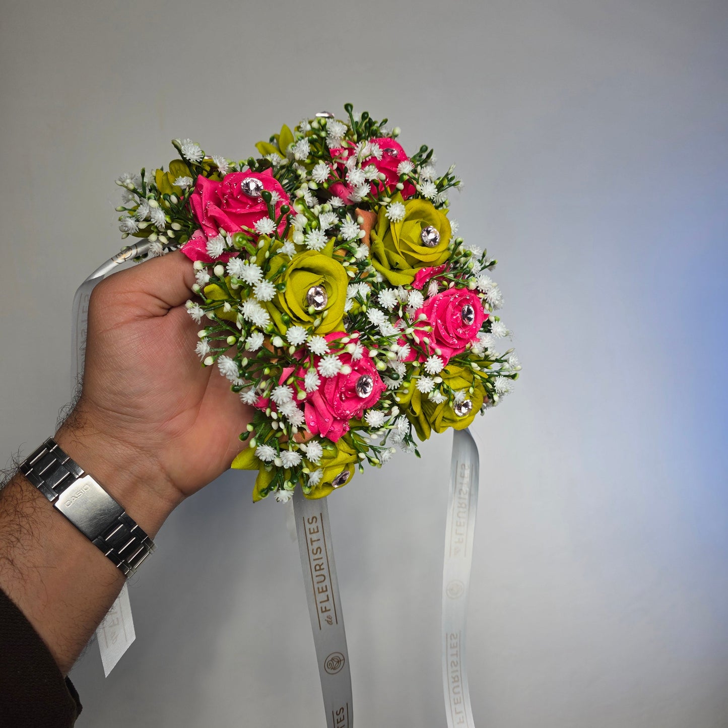 Zeenat glow vibrant artificial flower jewellery set for a mehndi and haldi bride in Pakistan.