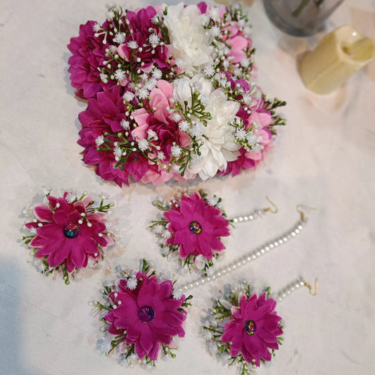 Multi-coloured floral set for a bride not tied to one shade
