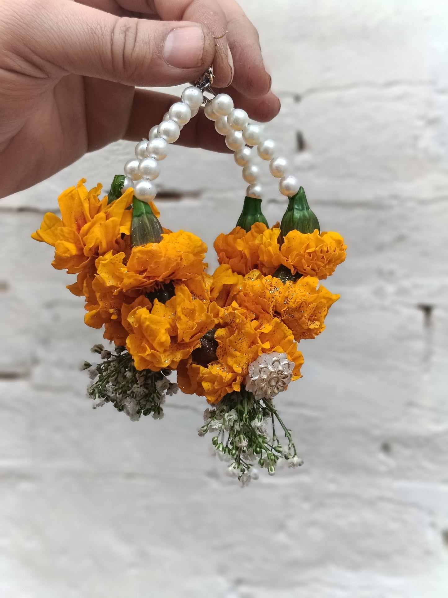 Fresh flowers jewelry for bridals