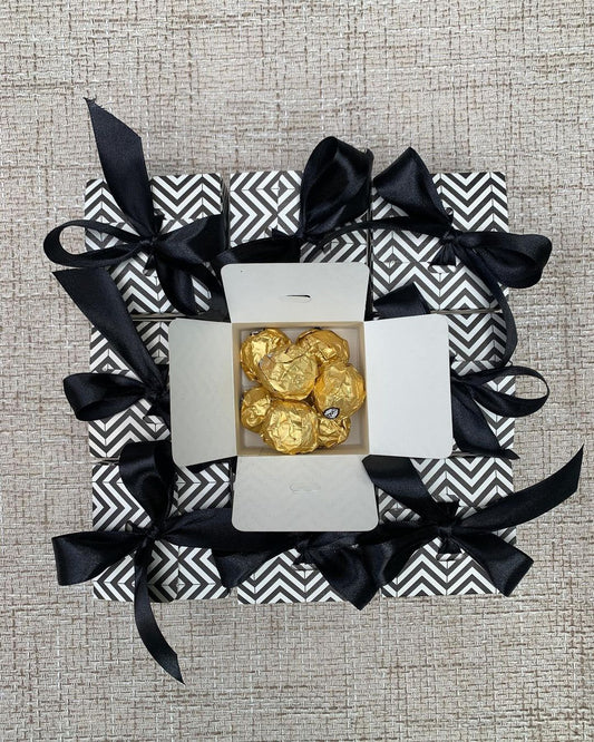 square black ribbon