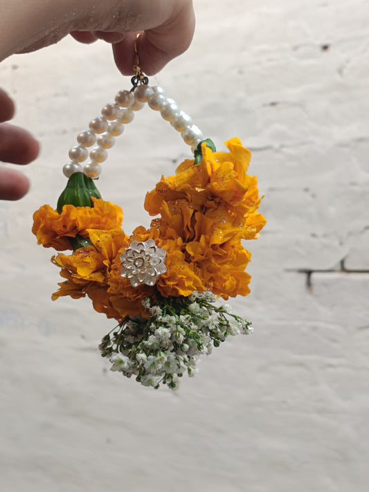 Fresh flowers jewelry for bridals