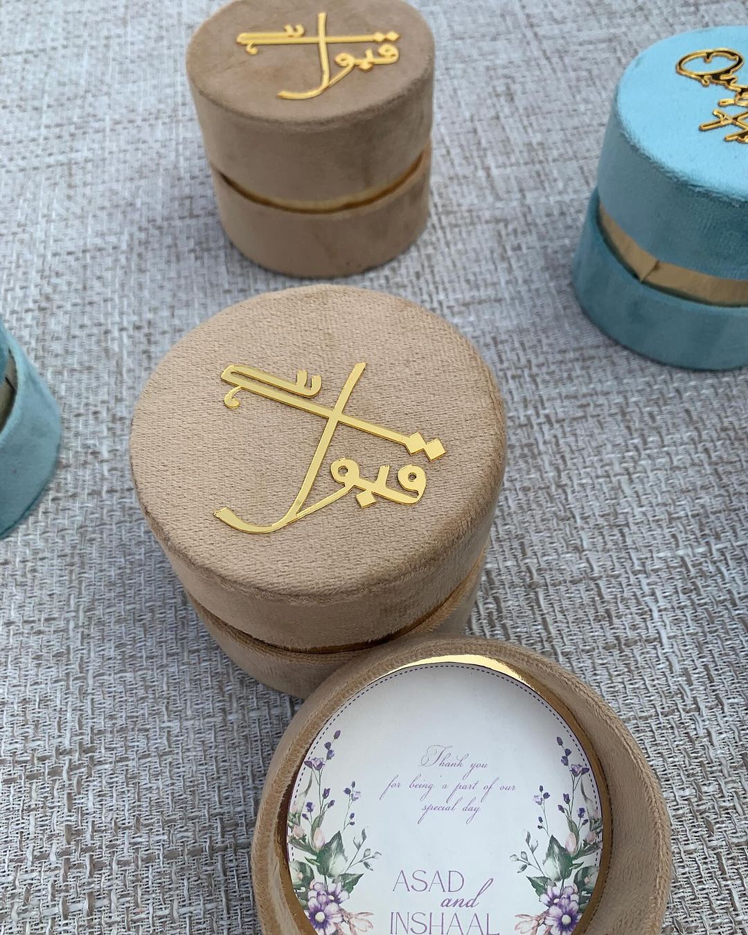 Velvet Round box