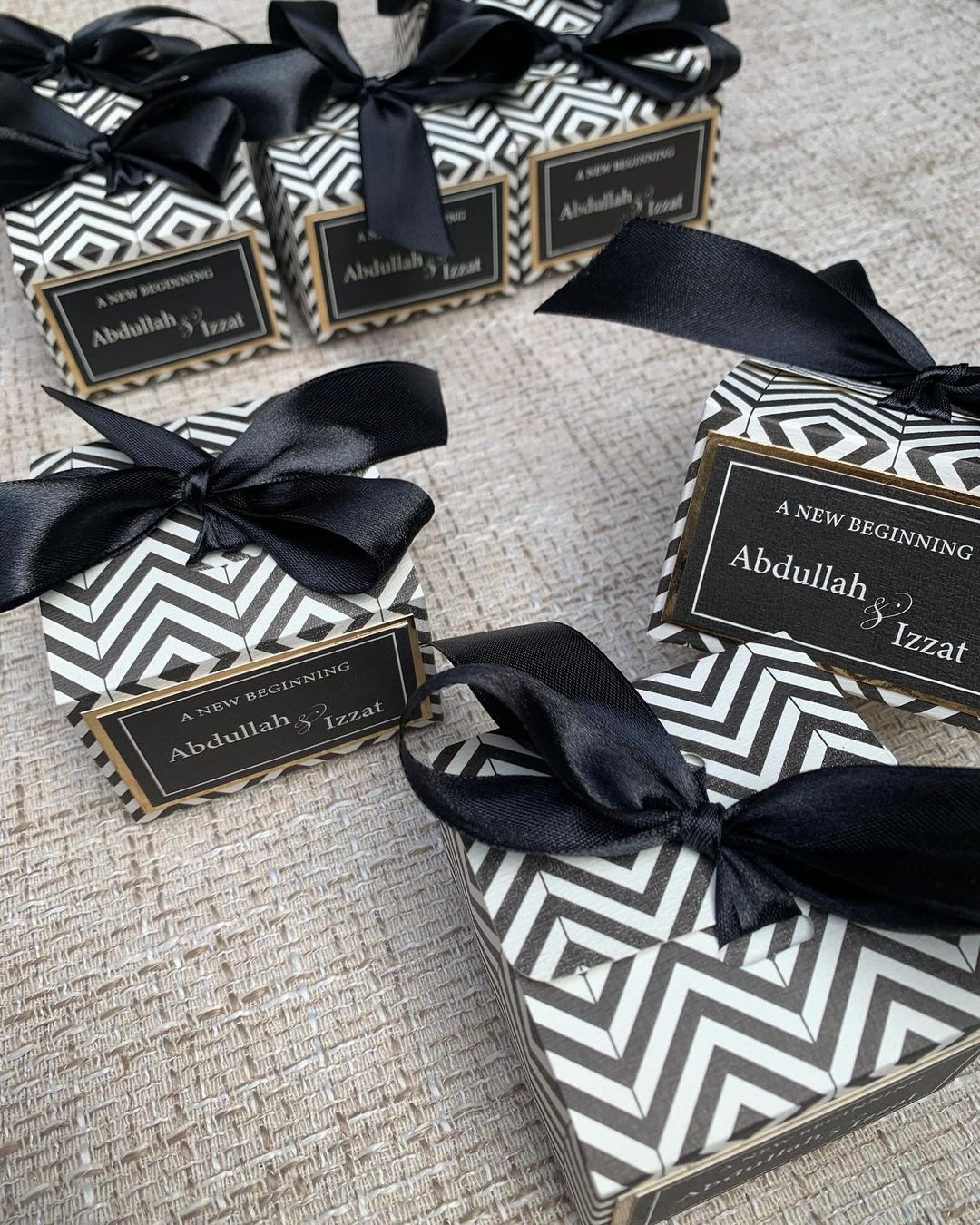 square black ribbon