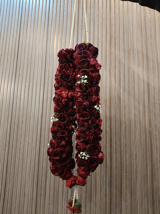 Red Rose Garland