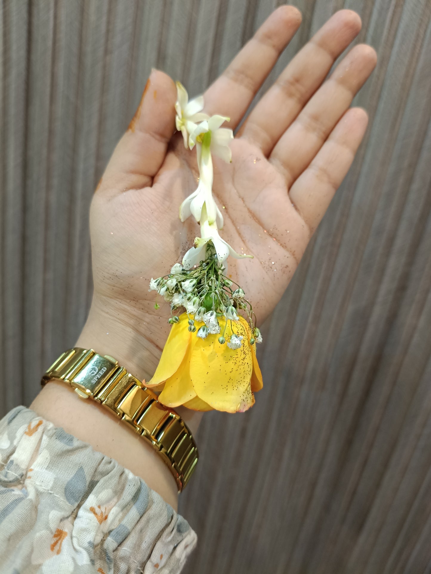Floral Glamour for Mehndi bride's