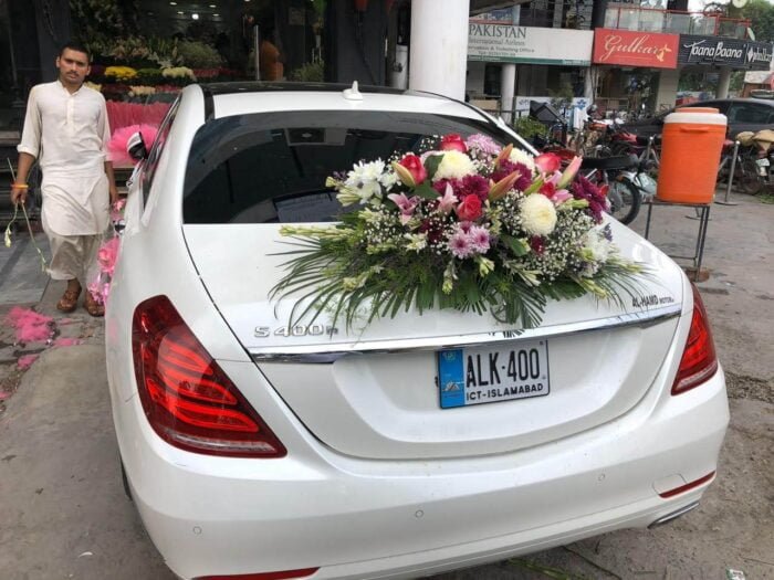 CHRYSANTHEMUM & LILIES CAR DECORATION